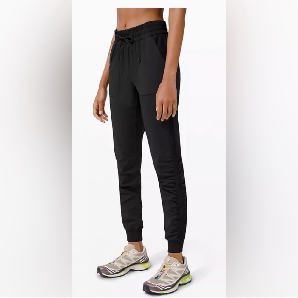 LULULEMON BEYOND THE STUDIO HIGH RISE JOGGER